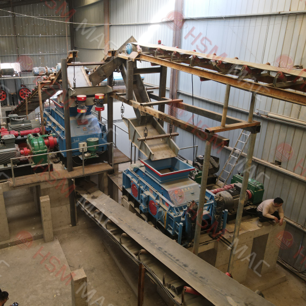 华盛铭液压双辊制砂机 华盛铭液压双辊制砂机